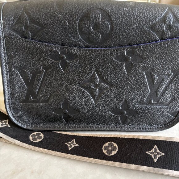 Authentic Louis Vuitton Diane PM Shoulder Bag - Picture 2 of 4